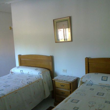 Hostal Sequeiros San Ciprián de Viñas Exteriör bild