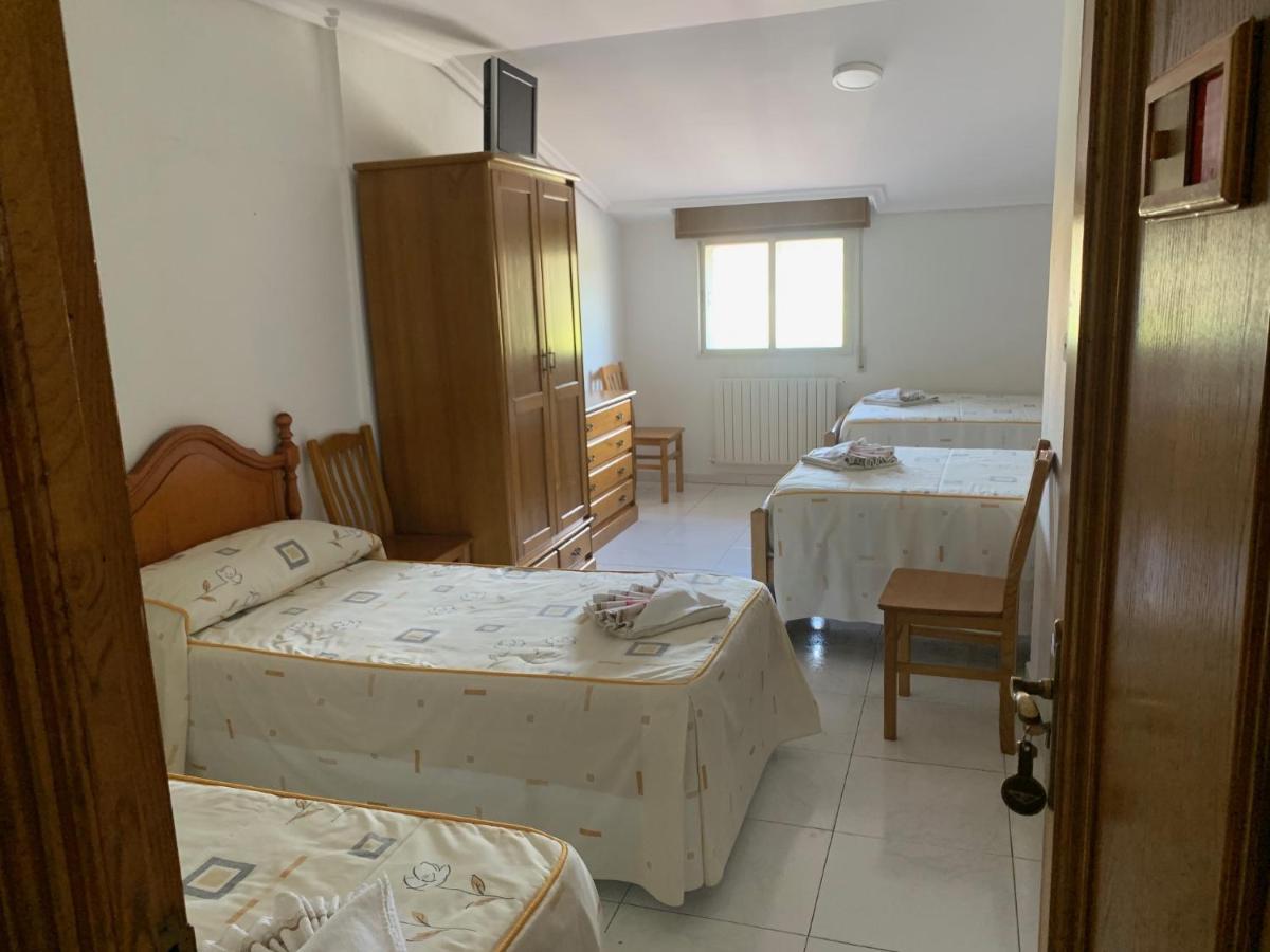 Hostal Sequeiros San Ciprián de Viñas Exteriör bild