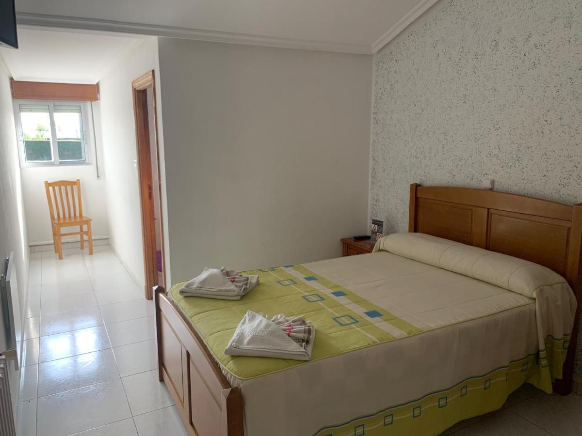 Hostal Sequeiros San Ciprián de Viñas Exteriör bild