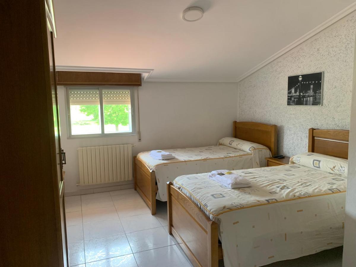 Hostal Sequeiros San Ciprián de Viñas Exteriör bild