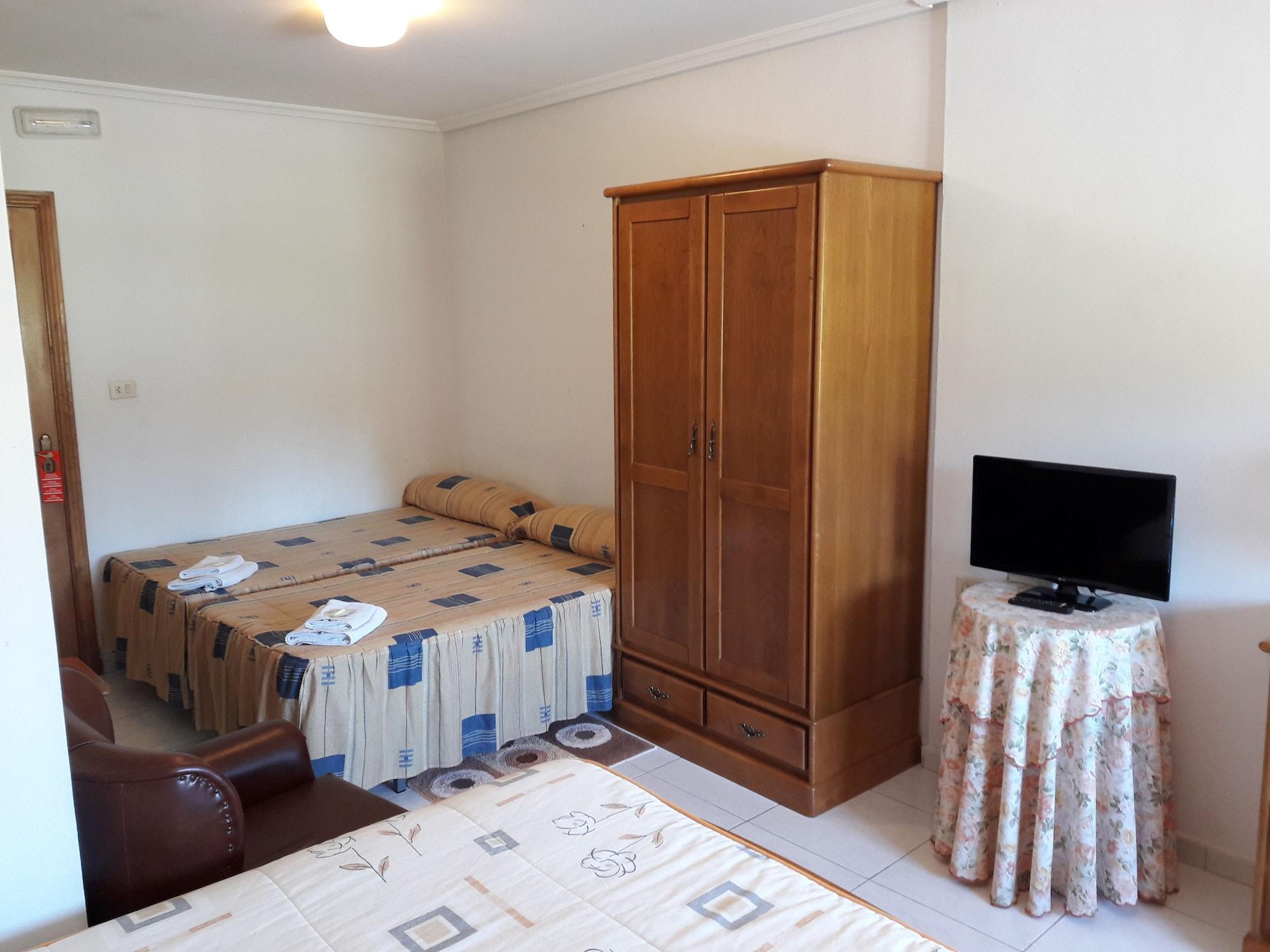 Hostal Sequeiros San Ciprián de Viñas Exteriör bild