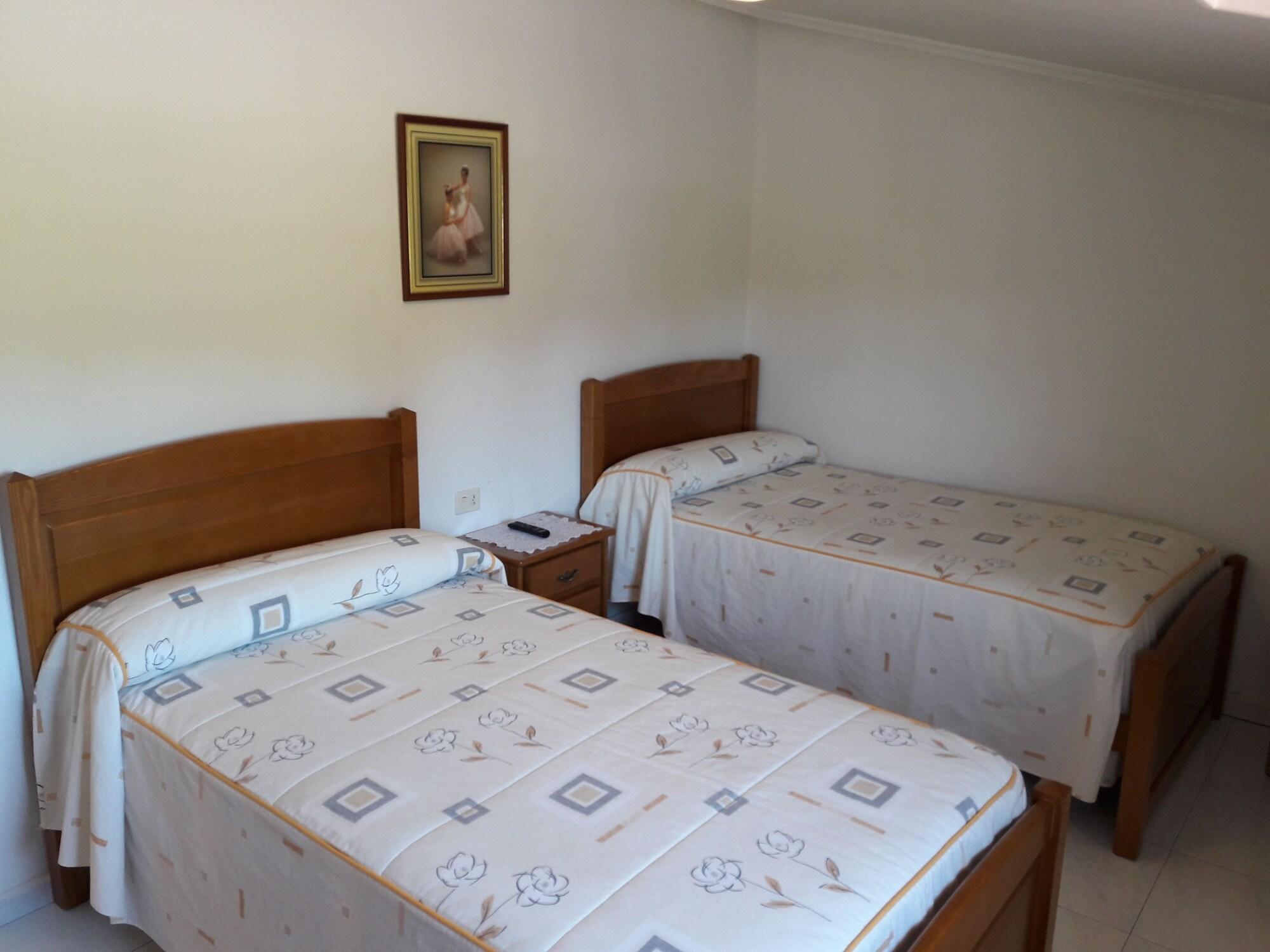 Hostal Sequeiros San Ciprián de Viñas Exteriör bild