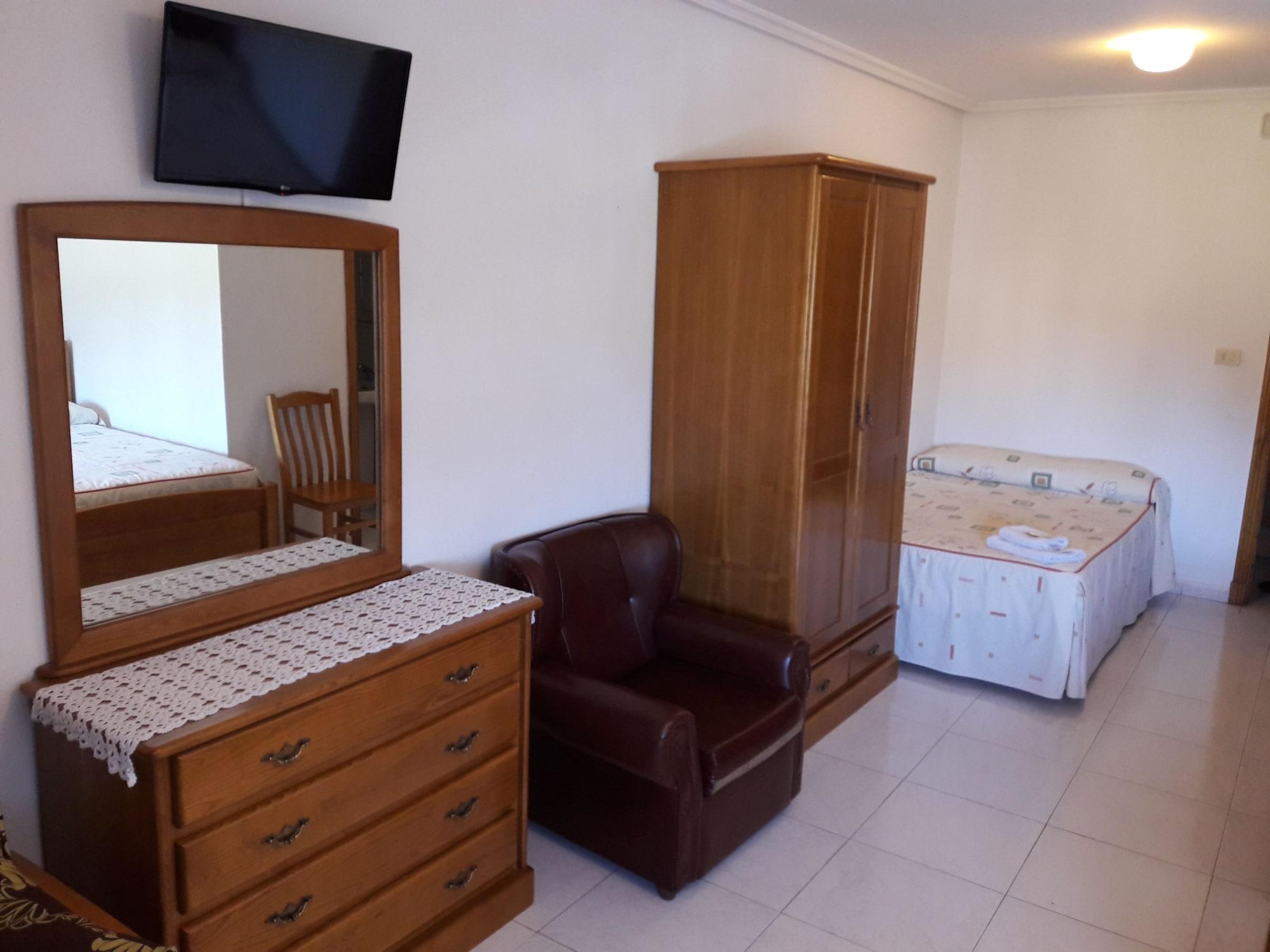 Hostal Sequeiros San Ciprián de Viñas Exteriör bild