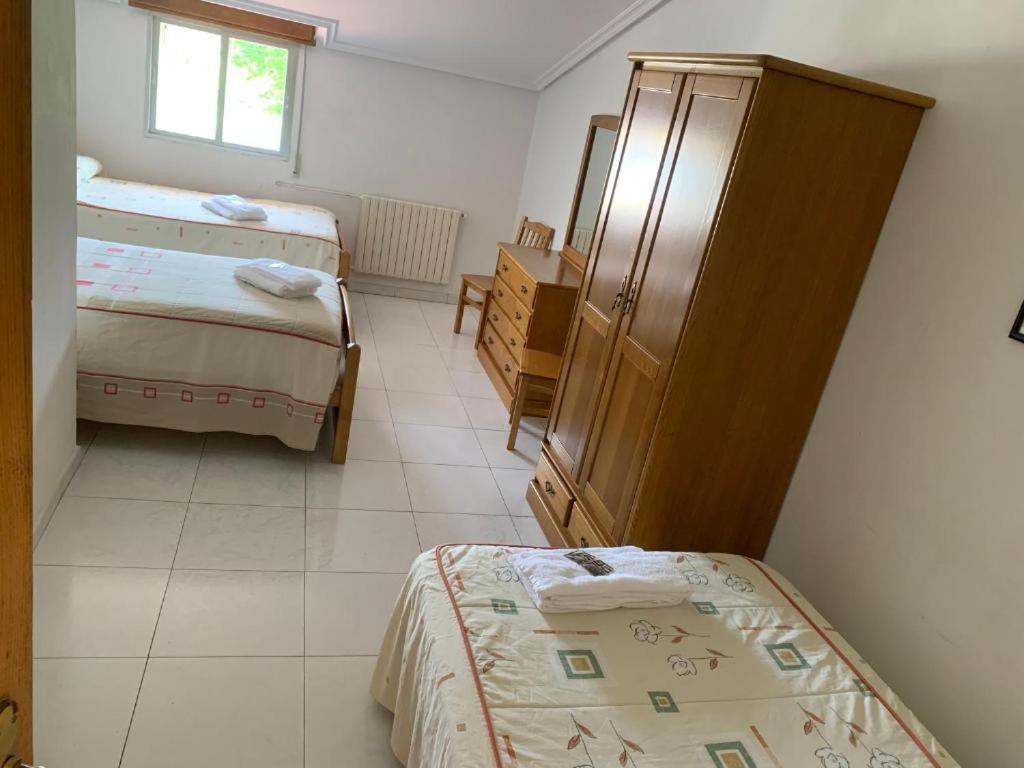 Hostal Sequeiros San Ciprián de Viñas Exteriör bild