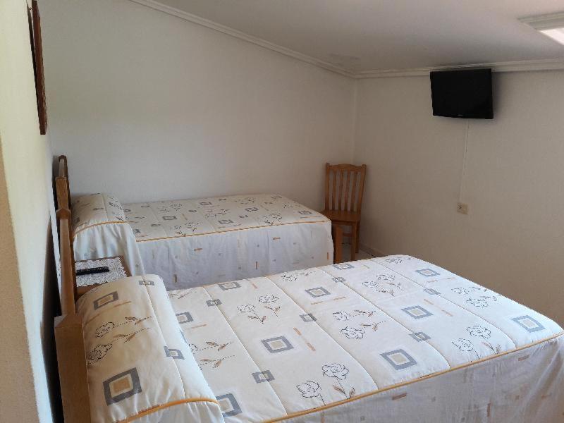 Hostal Sequeiros San Ciprián de Viñas Rum bild