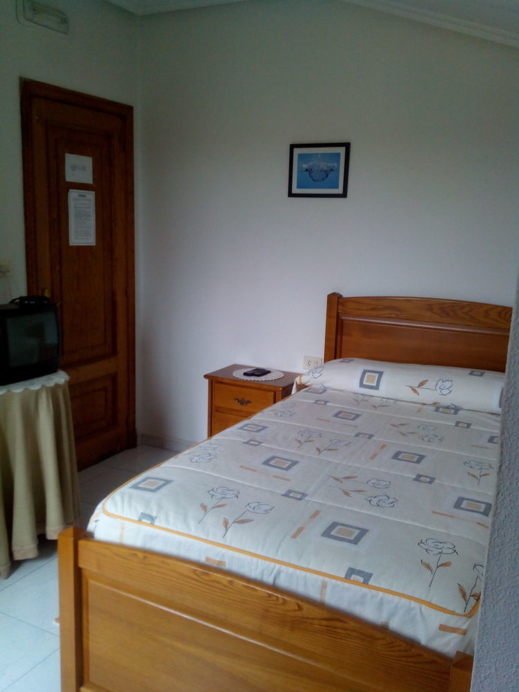 Hostal Sequeiros San Ciprián de Viñas Exteriör bild