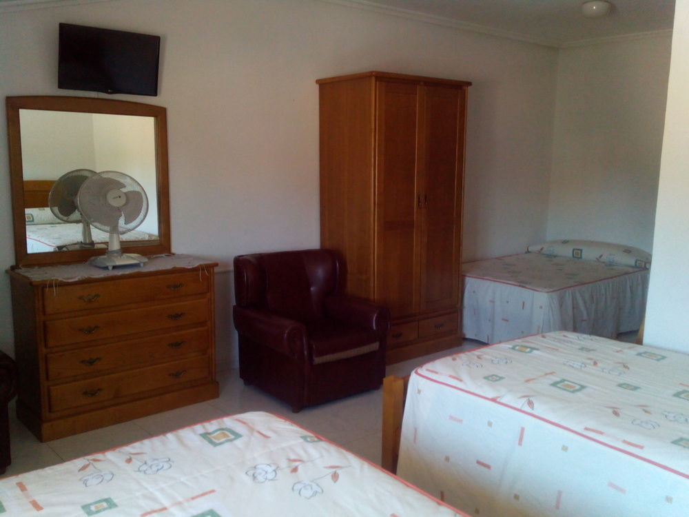 Hostal Sequeiros San Ciprián de Viñas Exteriör bild