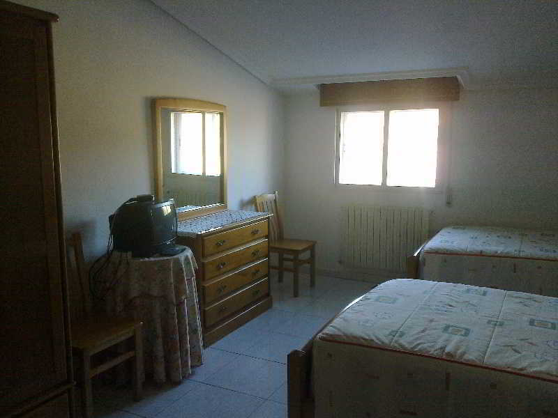 Hostal Sequeiros San Ciprián de Viñas Exteriör bild